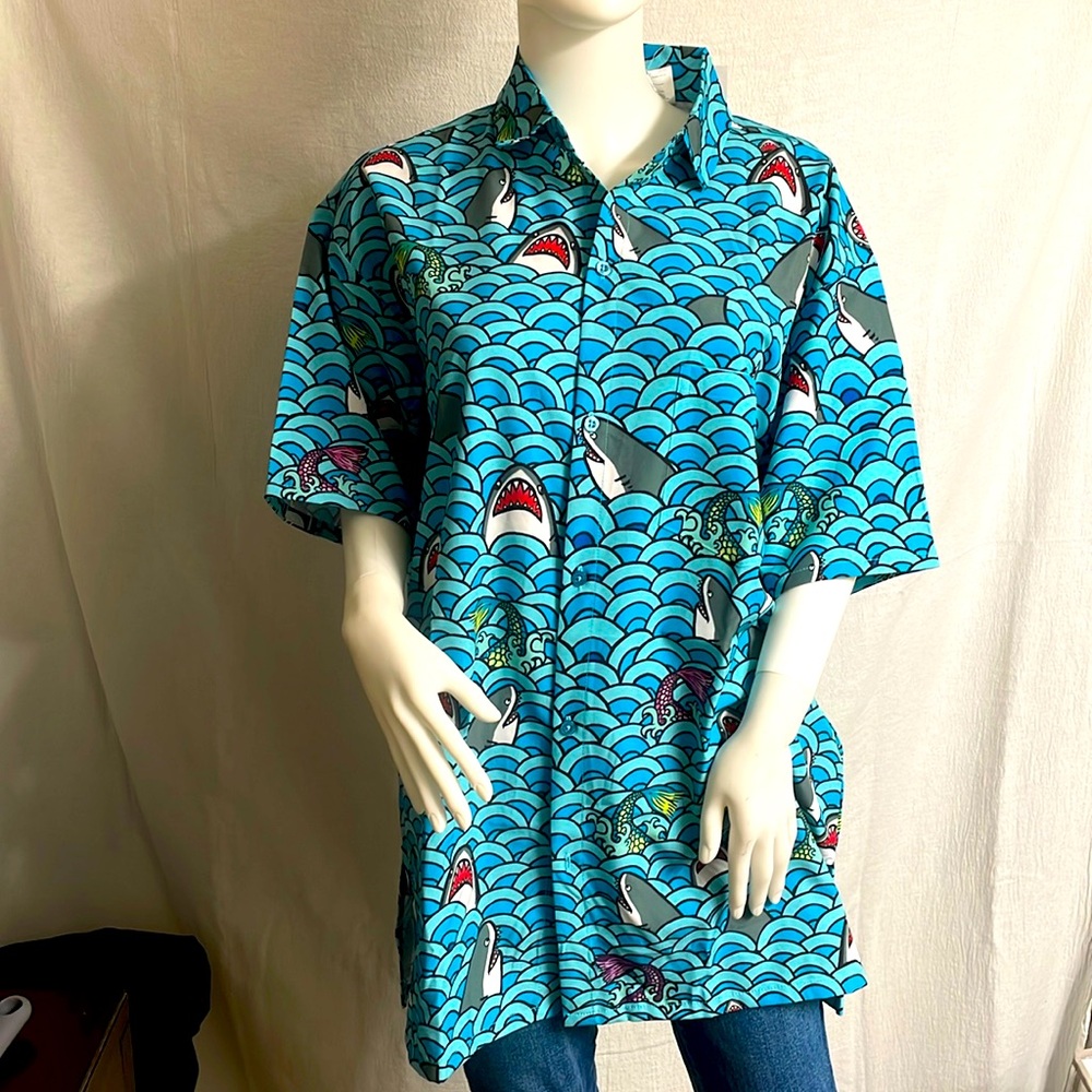 Funny guy Hawaiian Botton Down Shirt - Sharks print - size X-Large New with tag
